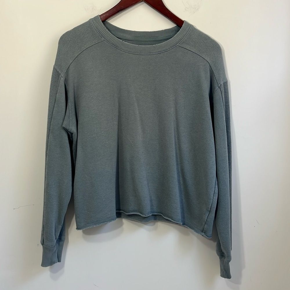 Aerie Women’s Cropped Sweater Size Small